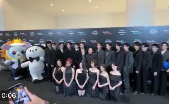 手机炒股好用的选哪款 众艺人合照「女星被叫前排下跪拍照」！男星爽站后排　影片曝光掀众怒